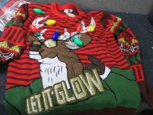 Joyin Adult Medium Ugly Sweater ope...