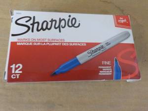 lot 52 image: 12 count Sharpies...