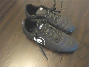 lot 67 image: Procat Shoes size 4 with Cleats...