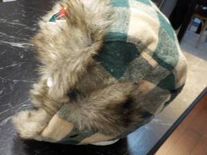 lot 70 image: Mn Wild Winter Hat...