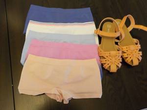 lot 71 image: size 12 Girls Sandals and Undies...