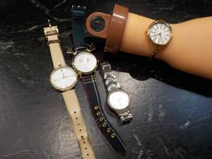lot 77 image: Watches...