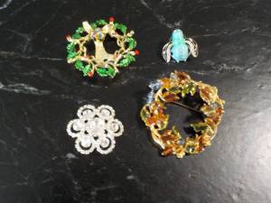 lot 79 image: Pins...