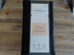 lot 93 image: King Size Flat Sheet...