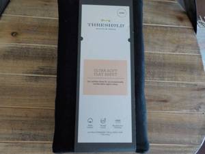 lot 94 image: King Size Flat Sheet...