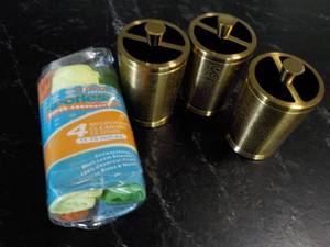 lot 95 image: 4 Micro Fiber Cleaning Cloths and 3...