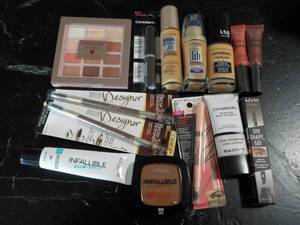 lot 109 image: Make Up Assortment...
