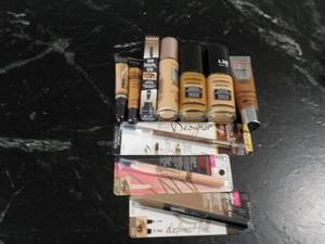lot 114 image: Make Up Assortment...