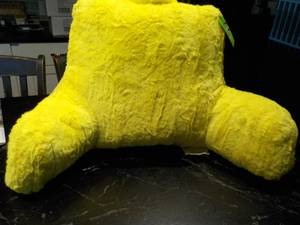 lot 136 image: Style U Bedrest Pillow...