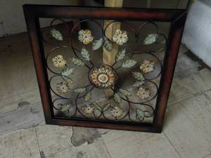 lot 253 image: Metal Wall Dcor 24 square...