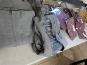 lot 262 image: Hooded Quilt Lined Sweatshirt Jacke...