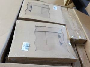 lot 274 image: Case of Deli Boxes...