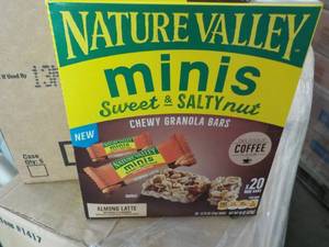 lot 301 image: Case of 5 Boxes 20 Mini Bars Nature...
