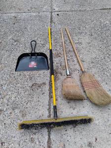 lot 75 image: Lot of (3) Brooms and (1) Dustpan