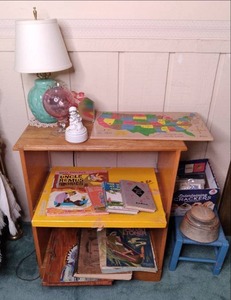 lot 6 image: Handy Wooden Stand with 3-Shelves and All the Contents 