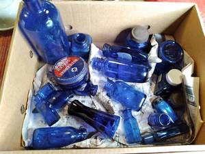 lot 20 image: Brilliant Vintage Blue Coral Glassware and Polish 