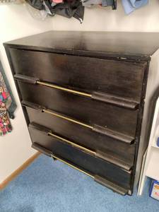 lot 37 image: Vintage 4-Drawer Dresser - Great Project Piece