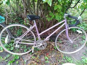 lot 131 image: Purple Vintage Fuji Absolute Bicycle