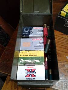 lot 253 image: Vintage Military Grade Ammunition Storage Box with 12 Gauge Shells Remington, Federal, Western 