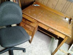 lot 265 image: Lovely Vintage Wood 4-Drawer Office  School Desk 