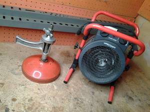 lot 295 image: Vintage Handee Ramrod Auger and Protemp Space Heater 