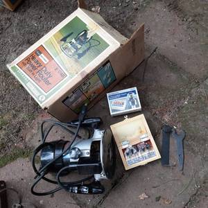 lot 185 image: Heavy Duty Sears Craftsman Power Router and Companion Carbide Tipped Bit Set 