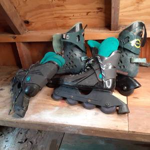 lot 190 image: Set of (2) Pairs of Adult Sized Roller Blades Skate Attack and MacroBlade 
