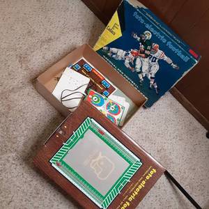 lot 309 image: Vintage Foto Electric Football National Pro Hall of Fame Game 