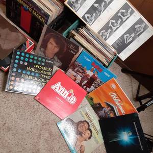 lot 321 image: Milk Crate full of Vinyl Record Albums Smothers Brothers, Christmas, Readers Digest, and More 