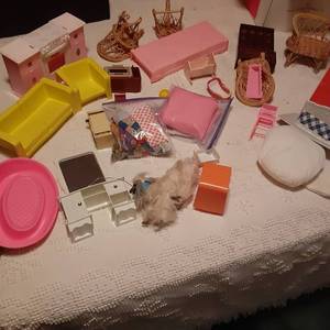 lot 345 image: Assortment of Vintage Barbie Doll House Furniture and Accessories 