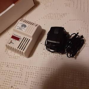 lot 361 image: Homeowners Wall Plug-In Radon Gas Detection System 