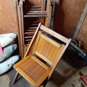 lot 210 image: Lot of (6) Beautiful Vintage Wooden Slat Folding Chairs 