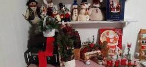 lot 136 image: Large Lot of Christmas Holiday Decor 