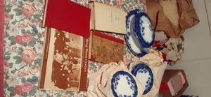 lot 146 image: St. Louis Johnson Brothers England Fine China and Vintage Books