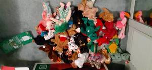 lot 148 image: Endearing Collection of TY Beanie Babies - Many with Tags (25)