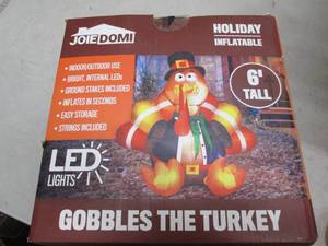 lot 39 image: gobbles the turkey 6 ft hoilday inf...