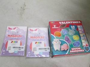lot 87 image: 2 sets of valentine cards and a box...