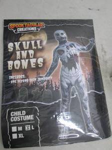 lot 93 image: spooktacular creations skull and bo...