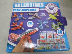 lot 96 image: valentines foam airplanes 28 cards ...