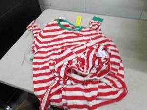 lot 118 image: christmas  pajamas  holiday open bo...
