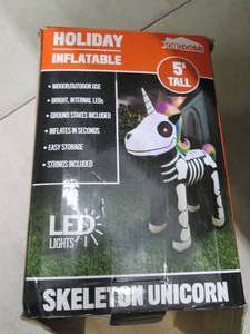 lot 122 image: holiday inflatable 5 foot tall led ...