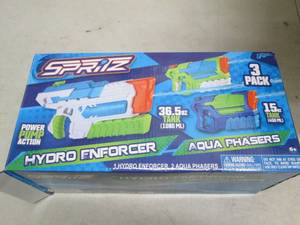 lot 132 image: spritz 3 pack water guns open box ...