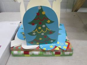lot 184 image: joyin 24 pc 3d christmas gift boxes...