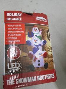 lot 194 image: holiday inflatable 6 foot tall the ...