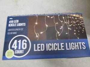 lot 261 image: 416 led icicle lights tested and wo...