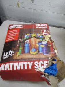 lot 265 image: holiday inflatable 6 foot long nati...