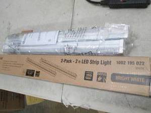 lot 373 image: commercial electric 2-pack 2ft led ...