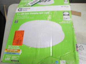 lot 382 image: commercial electric 11 inch color c...