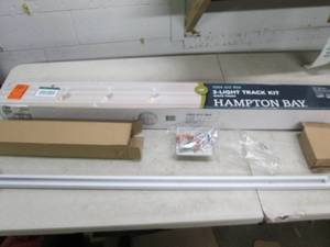 lot 431 image: hampton bay 3-light track kit open ...