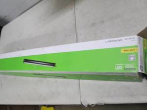 lot 432 image: commercial electric 3 ft led shop l...